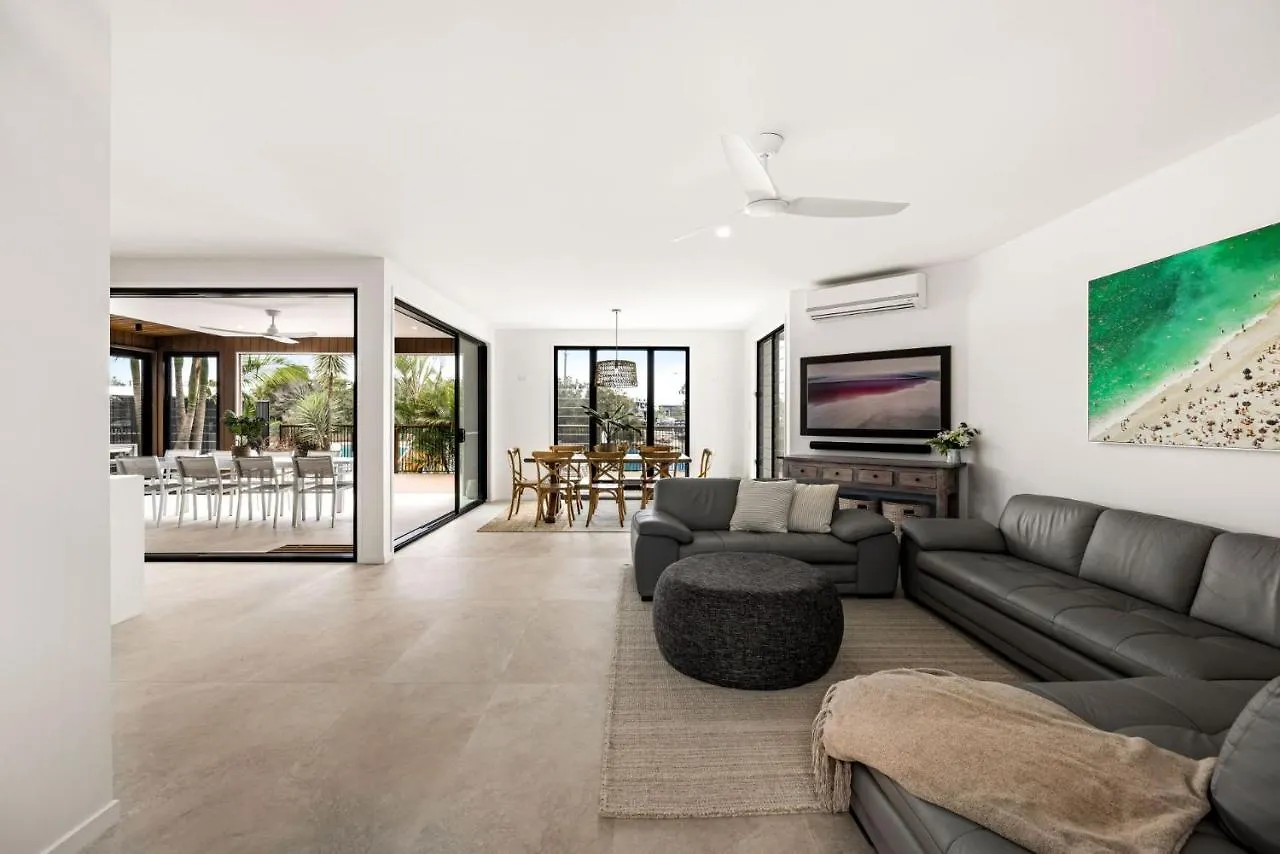 7 Bedroom Home On Mooloolaba Canal 0*,  Australië