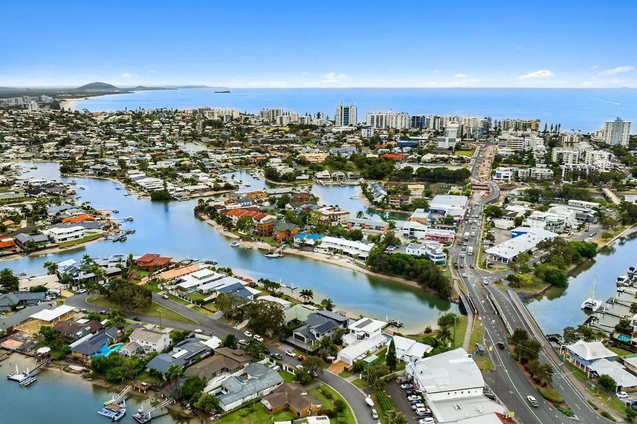 Vakantiehuis 7 Bedroom Home On Mooloolaba Canal