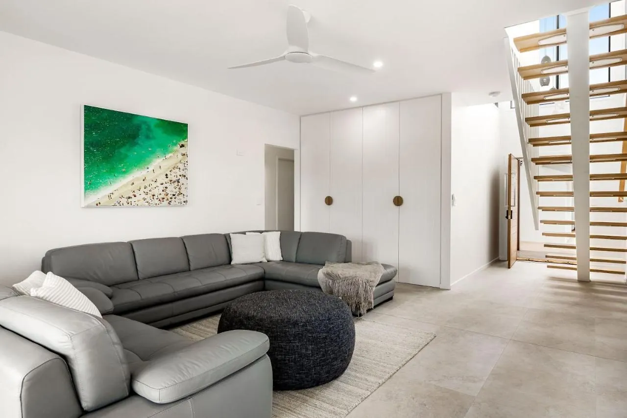 7 Bedroom Home On Mooloolaba Canal 0*,  Австралия